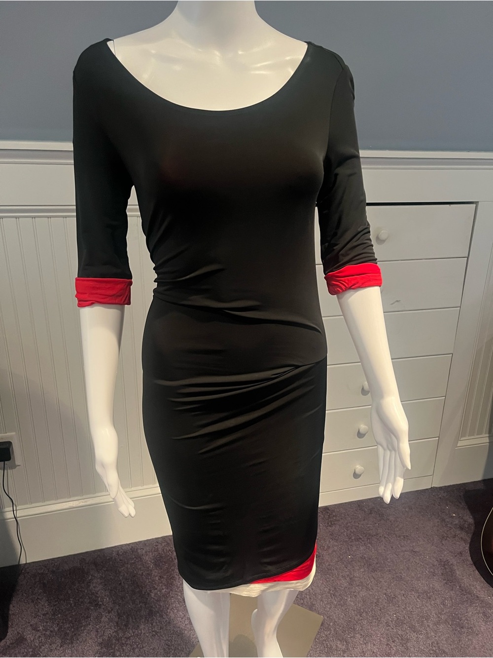 Donna Karan Collection Classic Black Jersey Body-con Dress with Red Accents - Picture 3 of 15